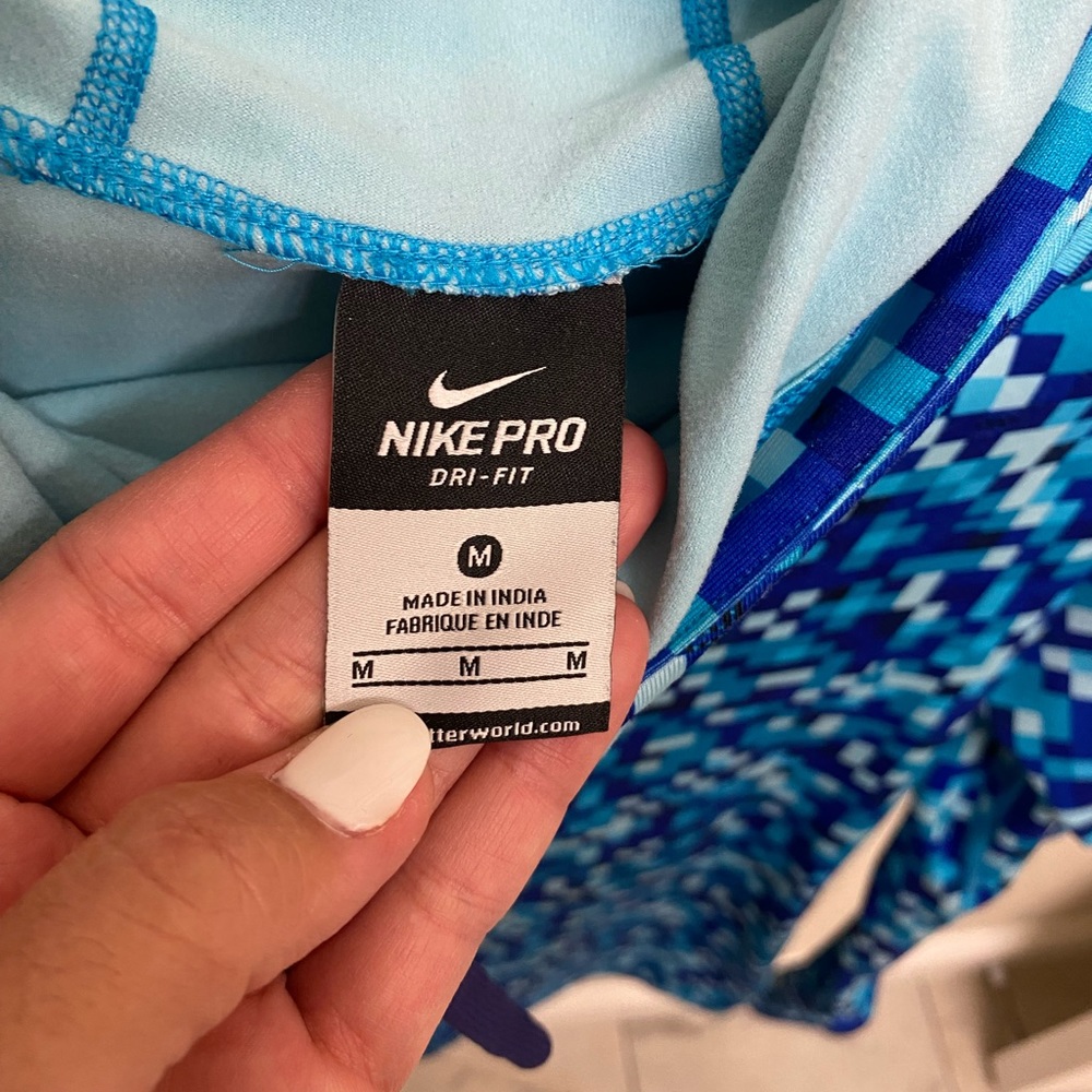 Nike pullover - Picture 2 of 3